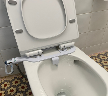 Basic non electric bidet toilet seat attachment